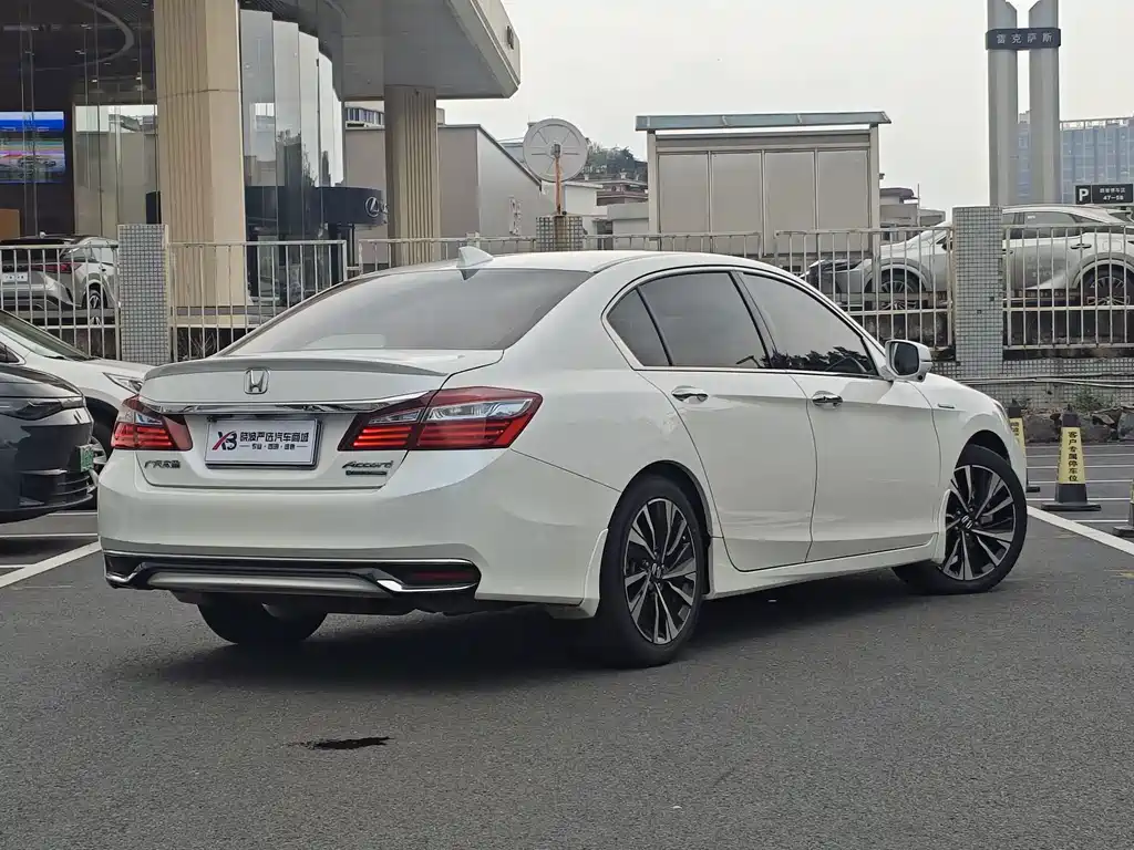 Honda Accord — миниатюра 5