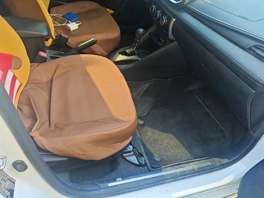 Toyota Yaris L — миниатюра 8