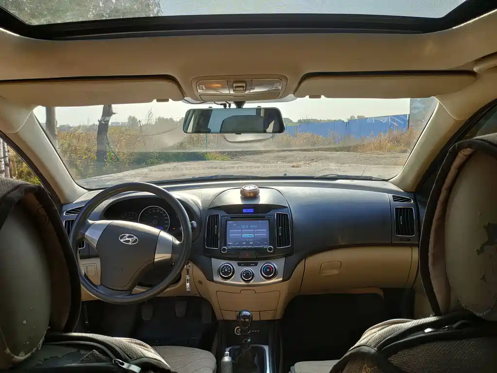 Hyundai Elantra — миниатюра 13