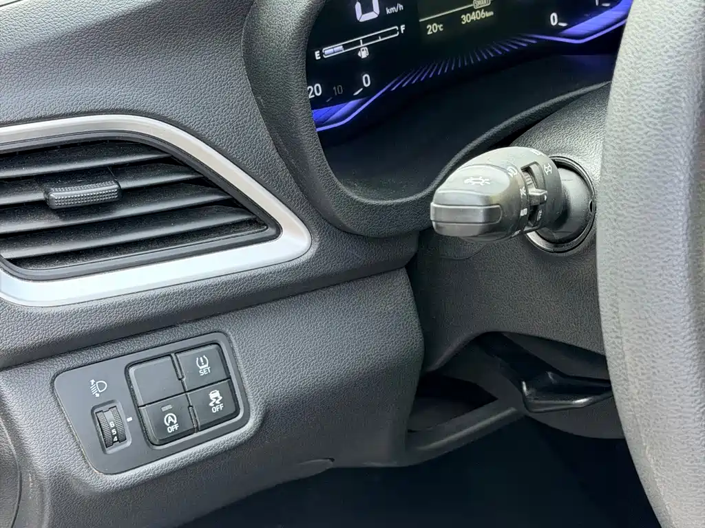 Hyundai Verna — миниатюра 11