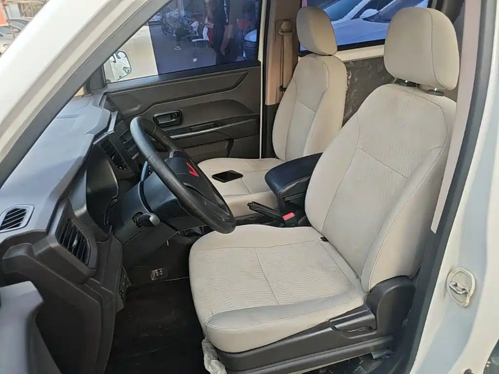 Wuling Hongguang V — миниатюра 15
