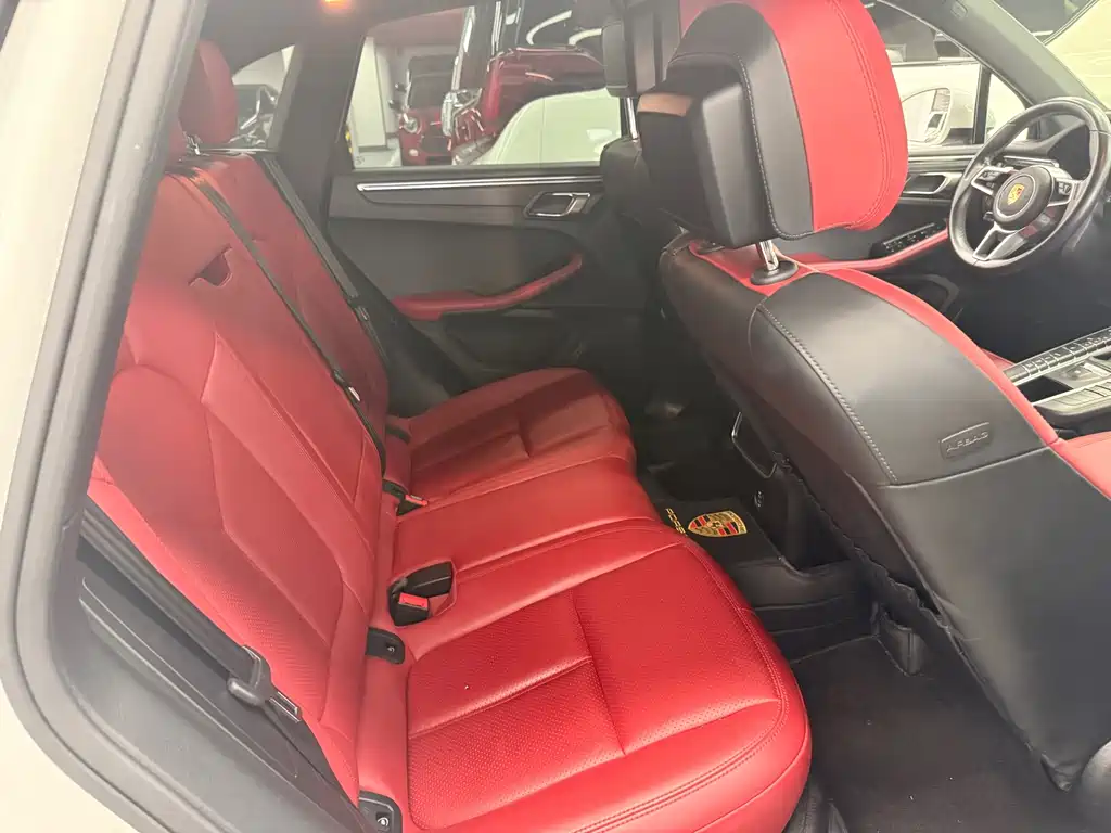 Porsche Macan — миниатюра 6