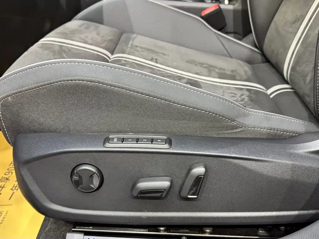 Volkswagen Golf 2023 280TSI DSG R-Line Lite