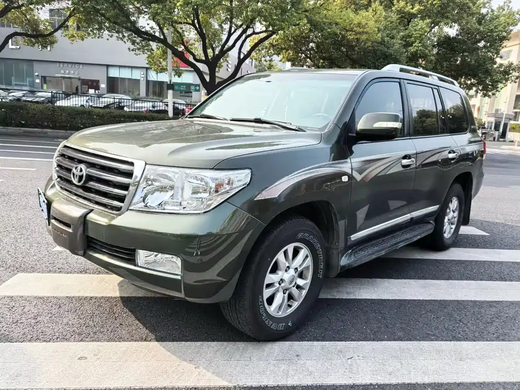 Toyota Land Cruiser 2011