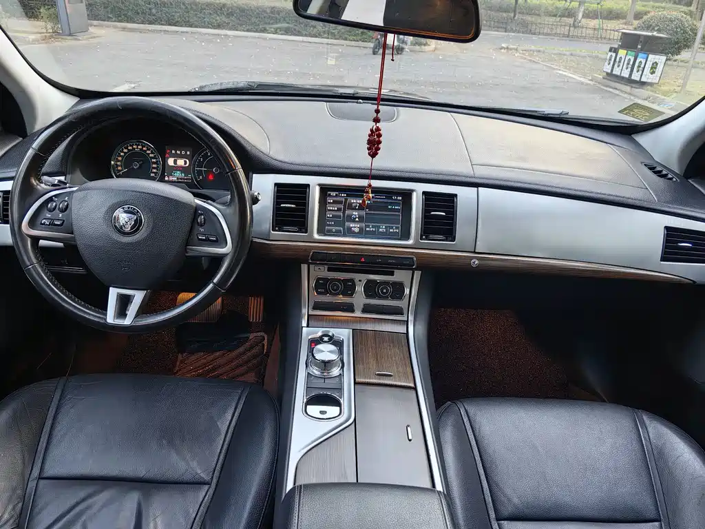Jaguar XF — миниатюра 6