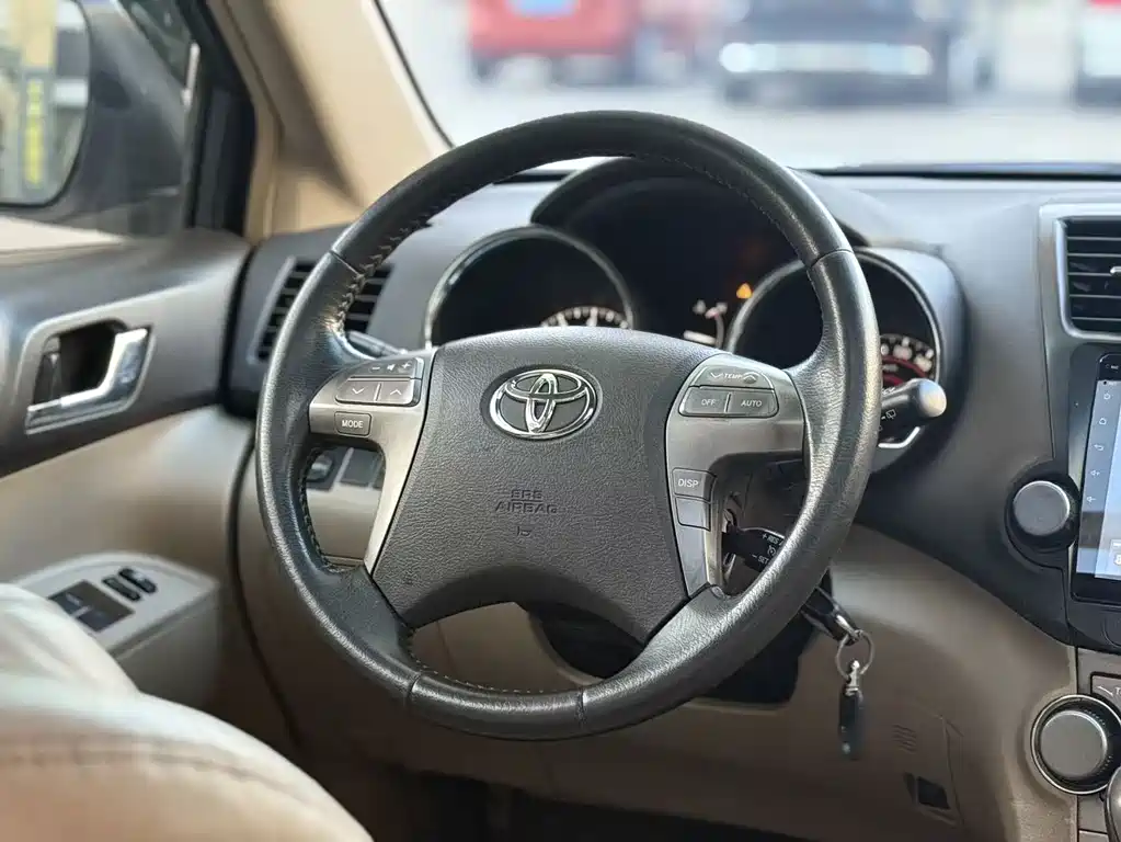 Toyota Highlander — миниатюра 5