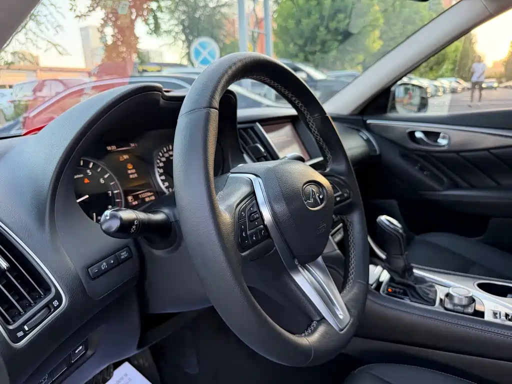 Infiniti Q50L — миниатюра 12