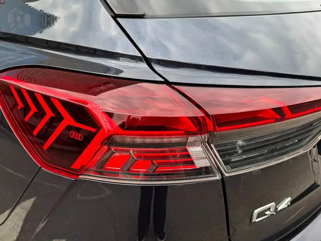 Audi Q4 e-tron — миниатюра 28
