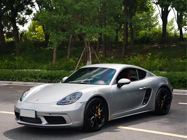 PORSCHE  718 2018