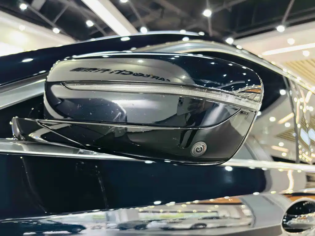 BMW 5 Series — миниатюра 11