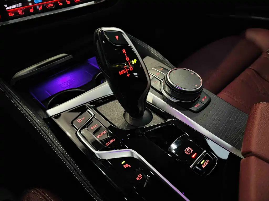 BMW 5 Series — миниатюра 23