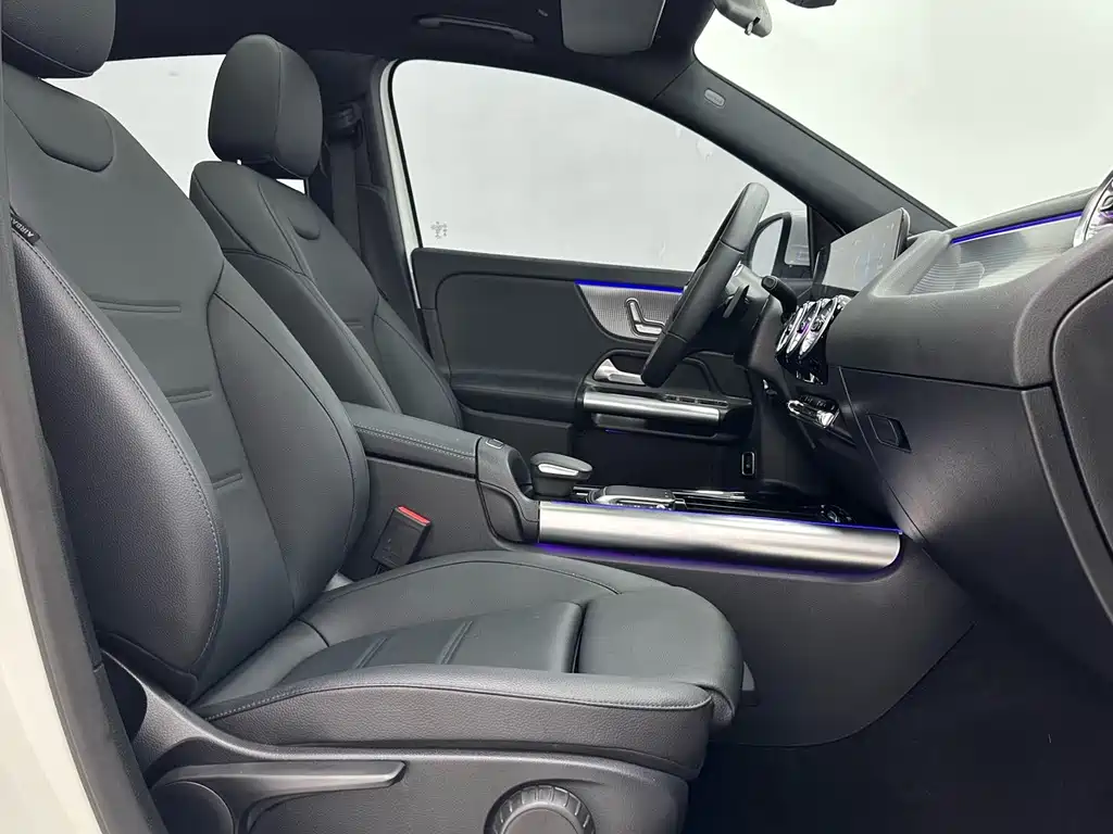 Mercedes-Benz GLA — миниатюра 9