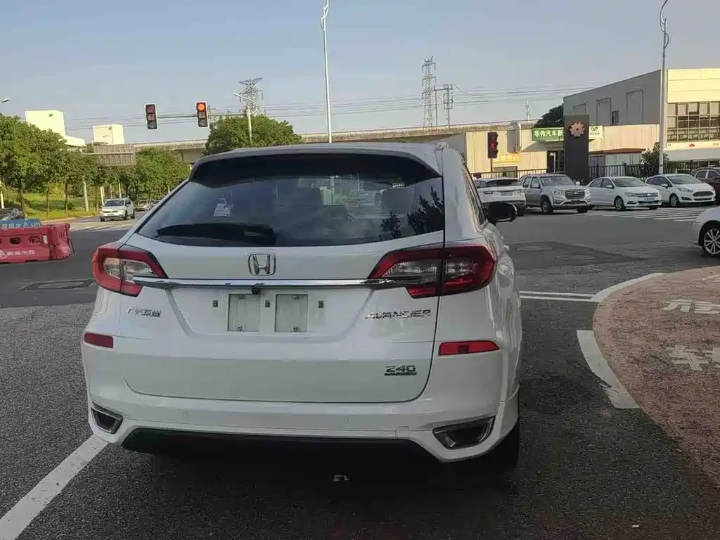Honda Avancier — миниатюра 7