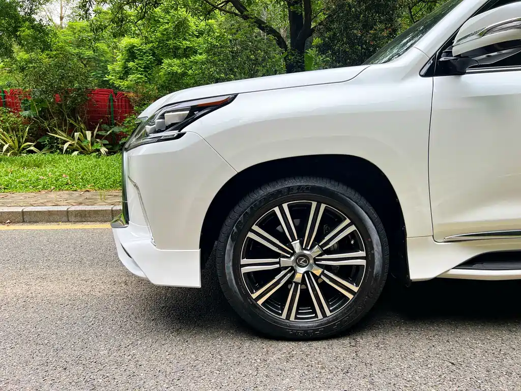 Lexus LX — миниатюра 15