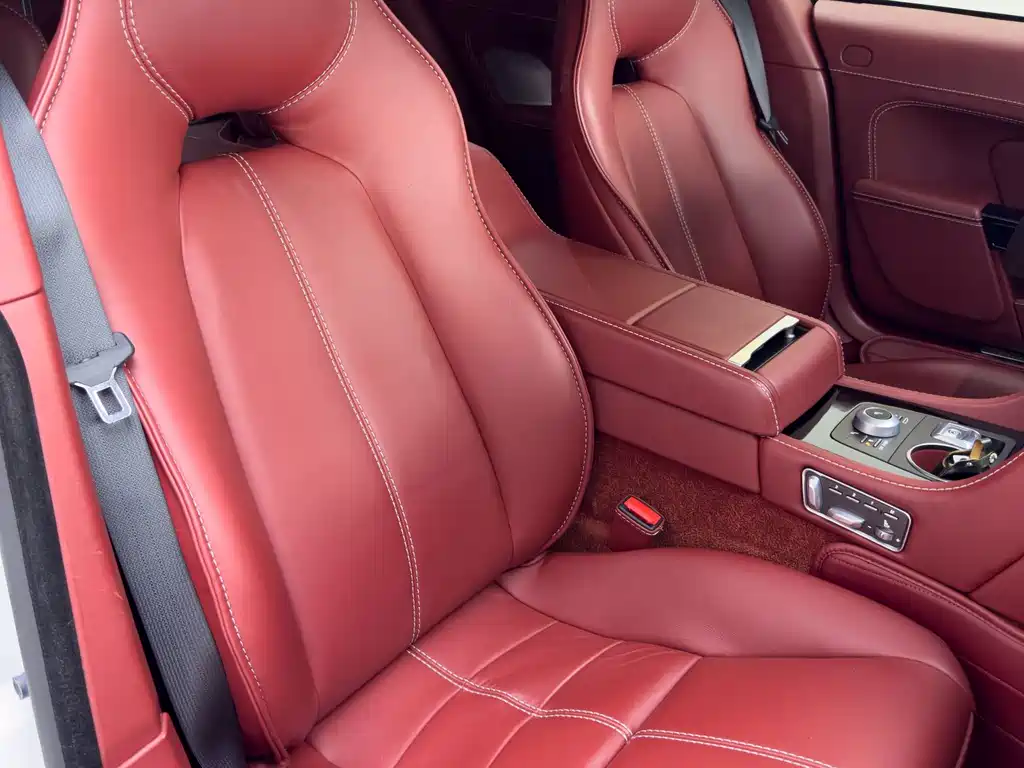 Aston Martin Rapide — миниатюра 15