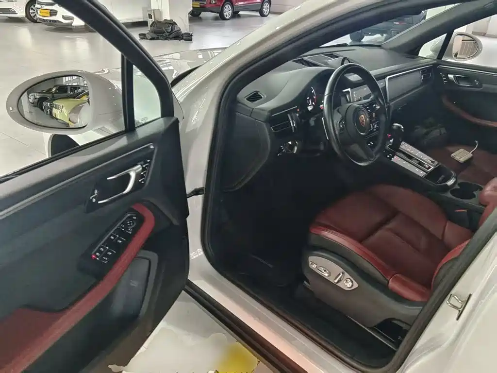 Porsche Macan — миниатюра 16