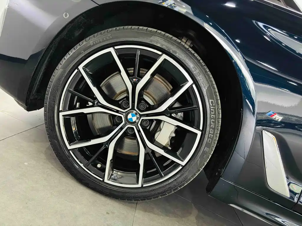 BMW 5 Series — миниатюра 10