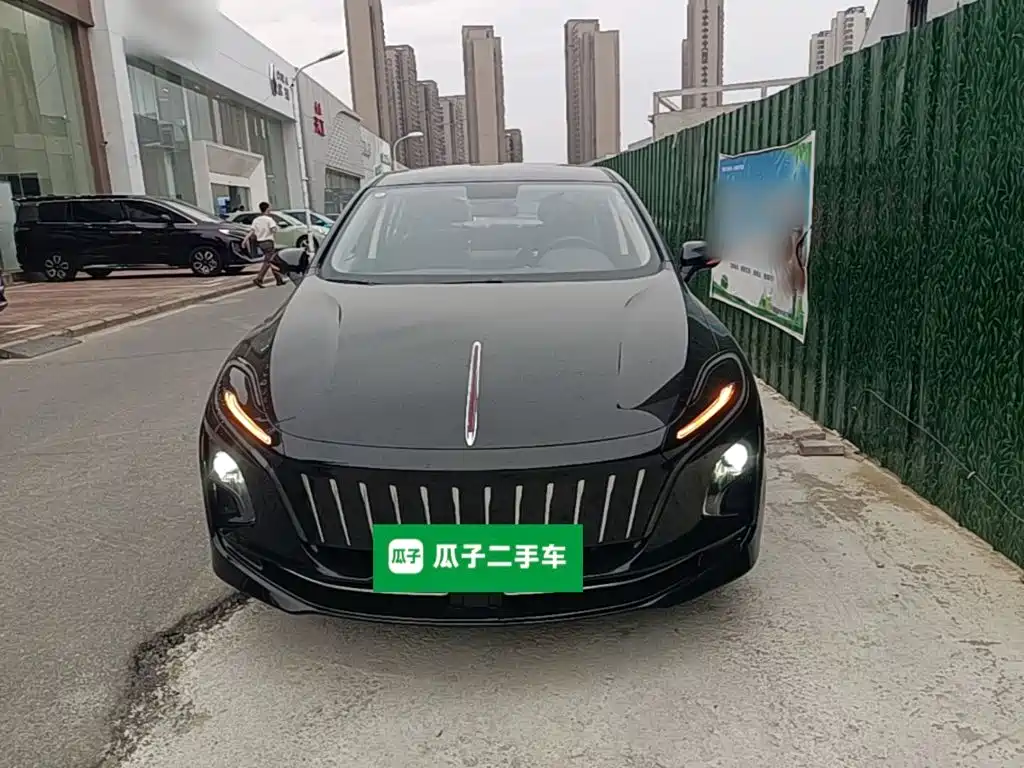 Hongqi Hongqi E-QM5 — миниатюра 3