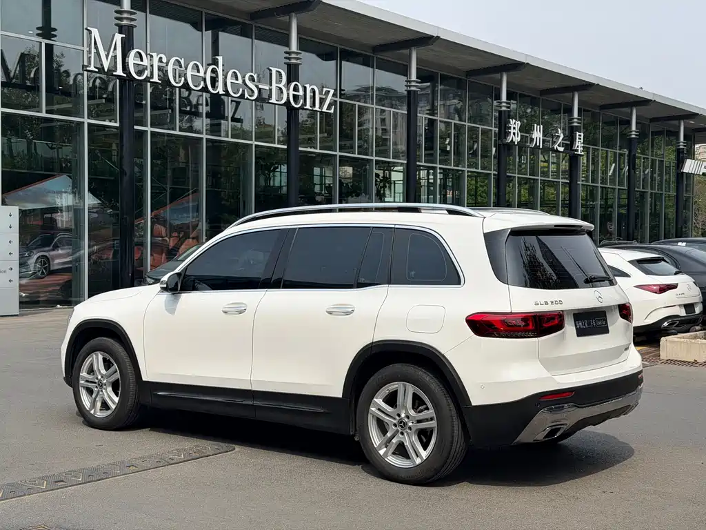 Mercedes-Benz GLB — миниатюра 9