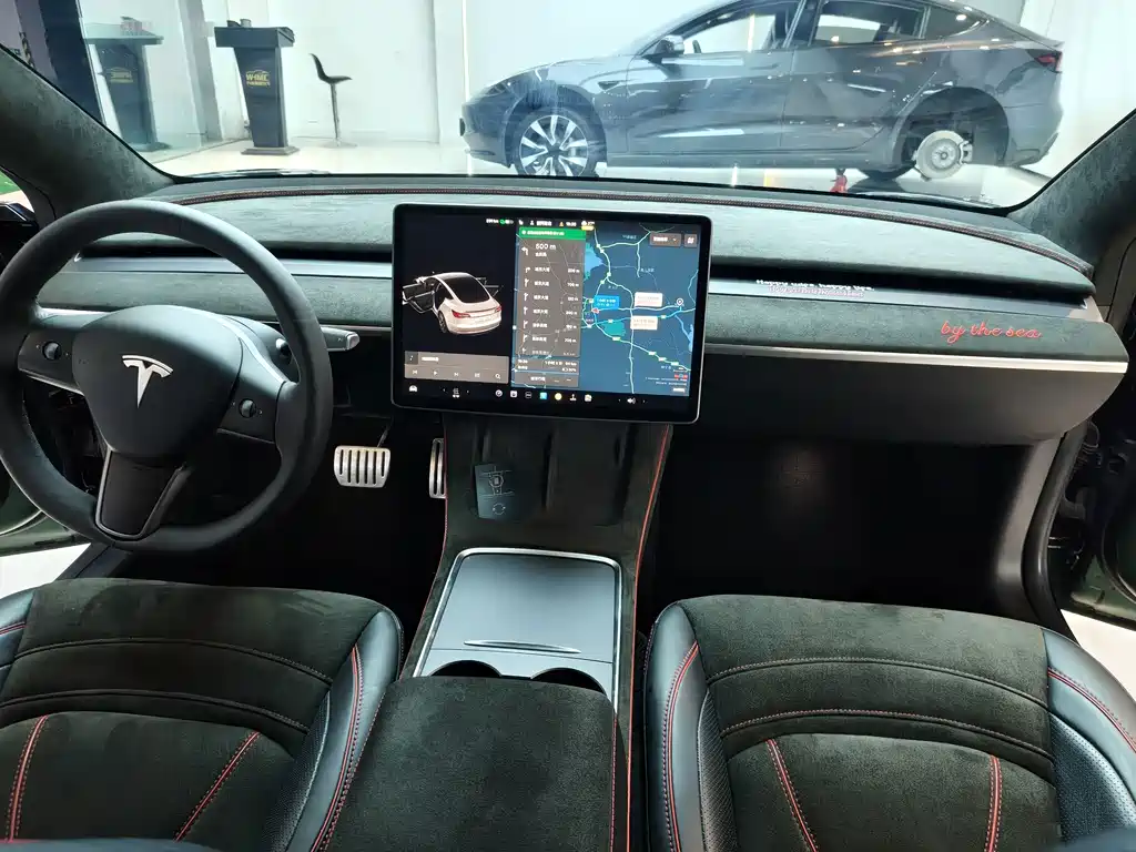 Tesla Model 3 — миниатюра 10