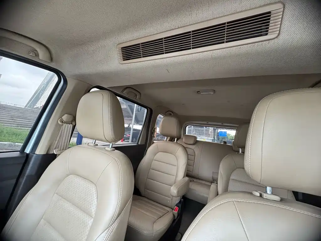 Wuling Hongguang — миниатюра 16