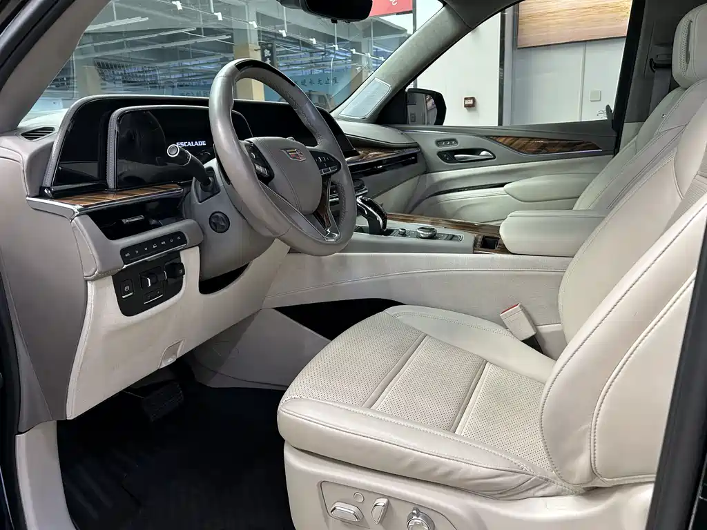Cadillac Escalade — миниатюра 10