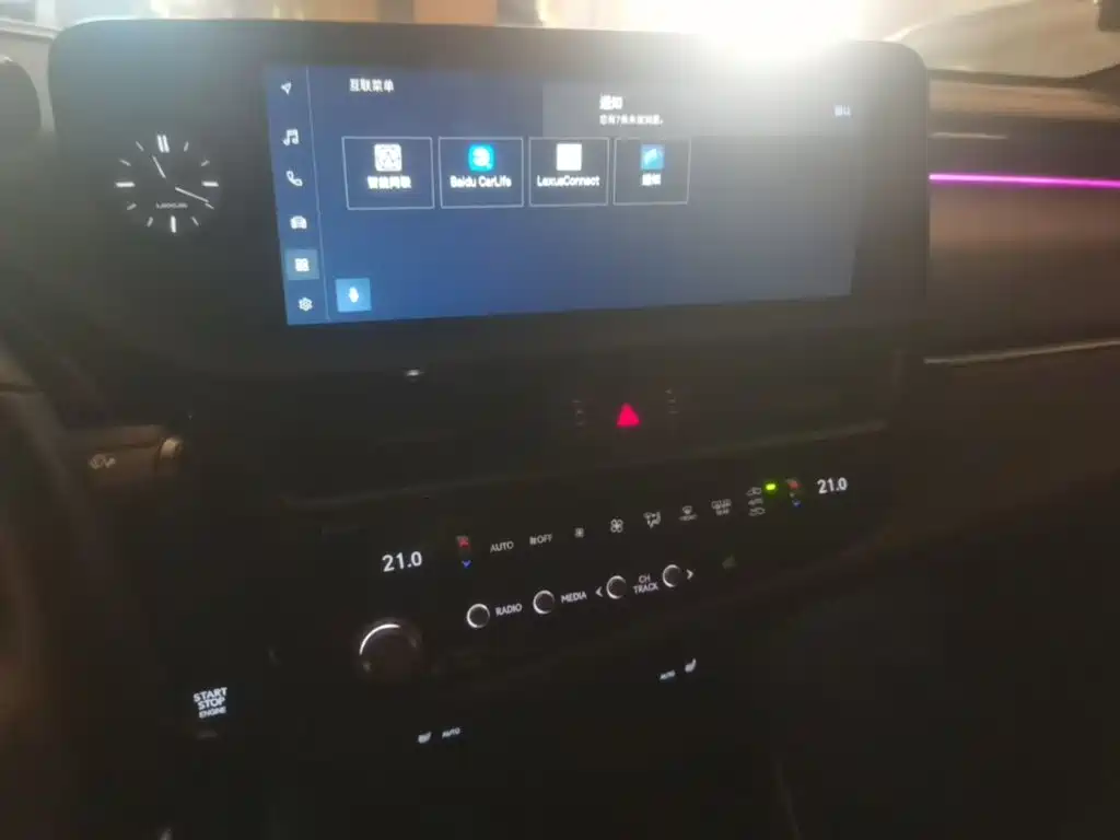 Lexus ES — миниатюра 13