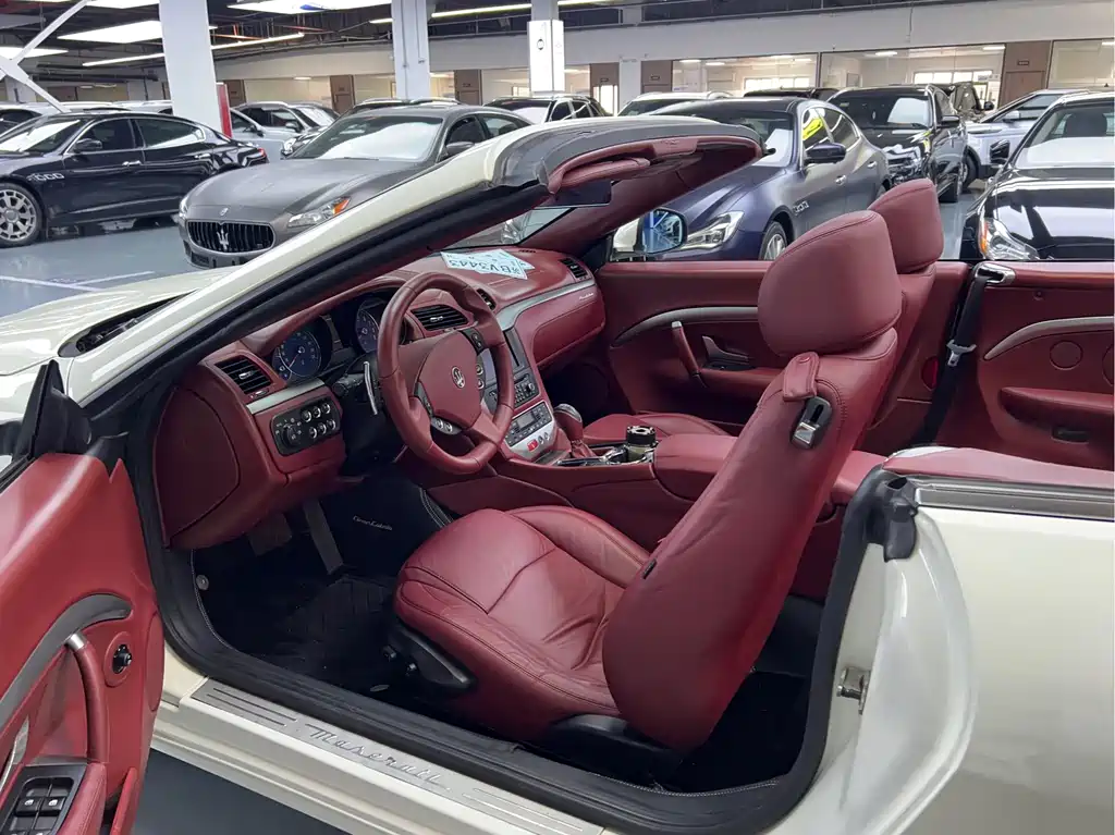 Maserati GranCabrio — миниатюра 4