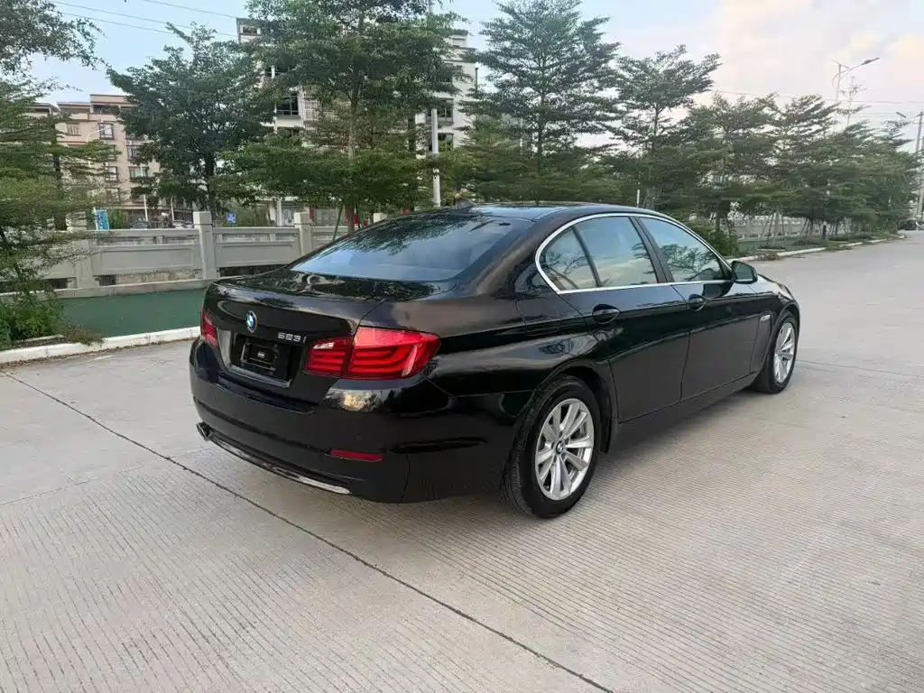 BMW 5 Series (Import) — миниатюра 4