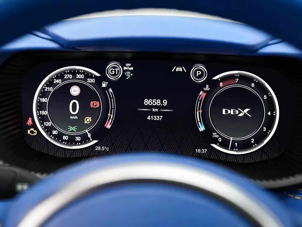 Aston Martin DBX 2021 4.0T V8