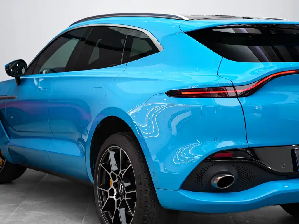 Aston Martin DBX 2021 4.0T V8