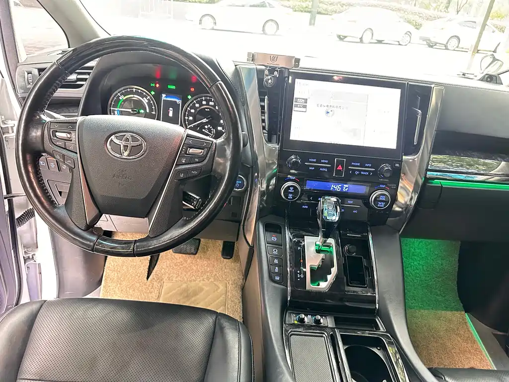 Toyota Vellfire — миниатюра 14