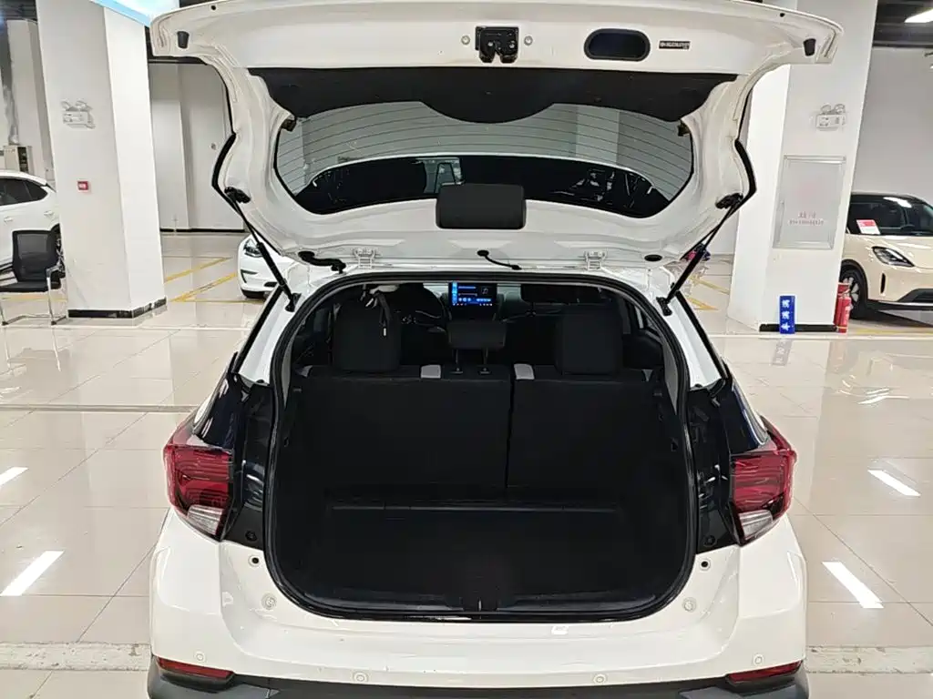 Toyota Yaris L — миниатюра 19