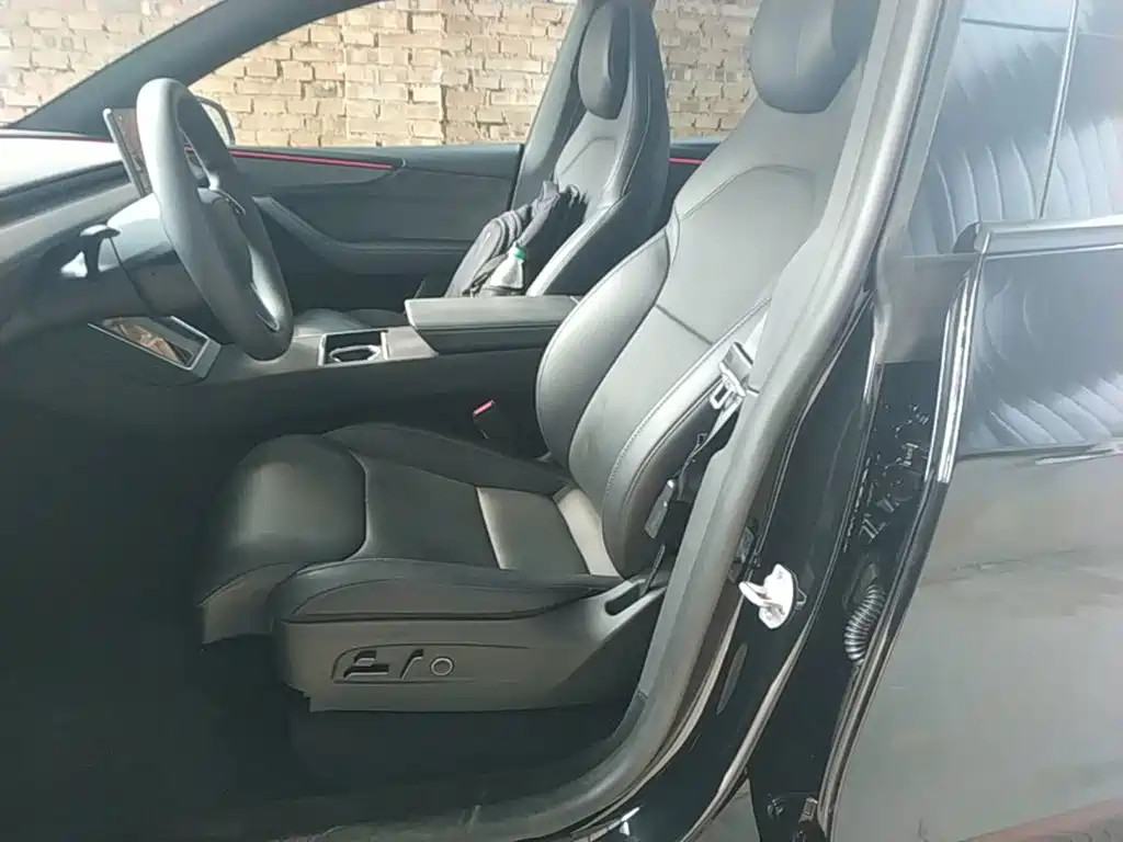 Tesla Model Y L — миниатюра 15