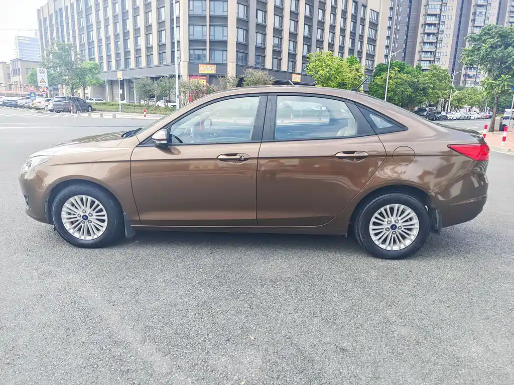 Ford Escort — миниатюра 5