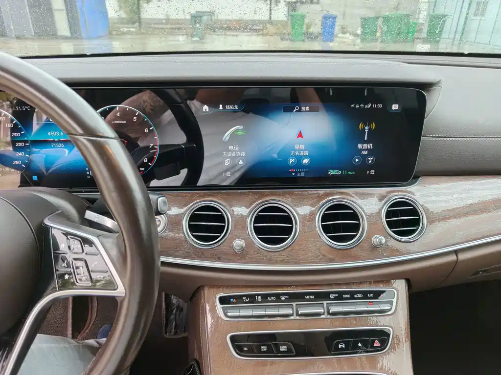 Mercedes-Benz E-Class — миниатюра 15