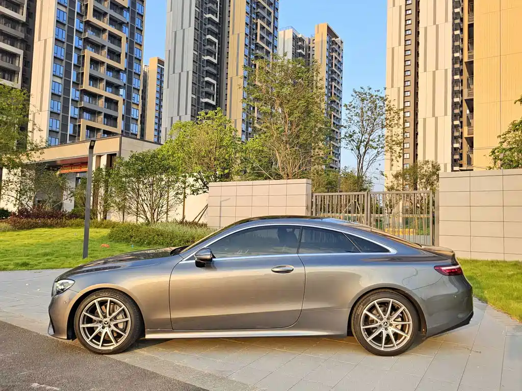 Mercedes-Benz E-Class (Import) — миниатюра 5
