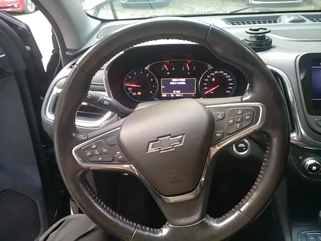 Chevrolet Equinox — миниатюра 11