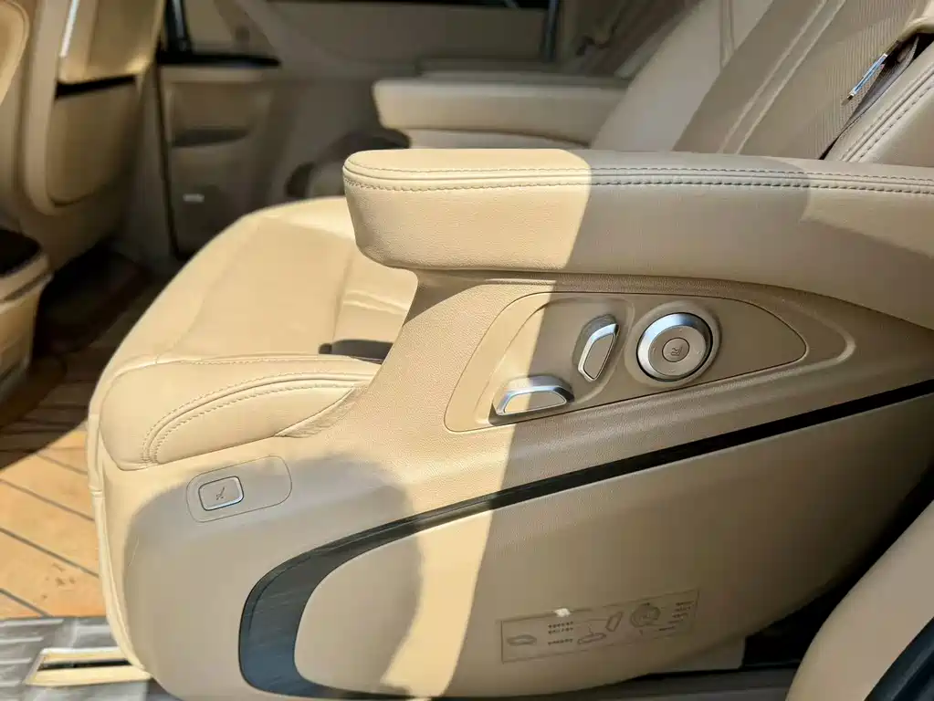 Buick GL8 — миниатюра 5