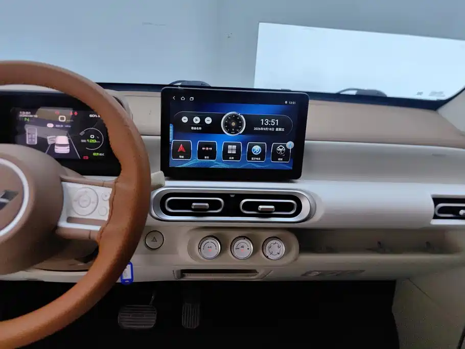 Wuling MINIEV — миниатюра 13