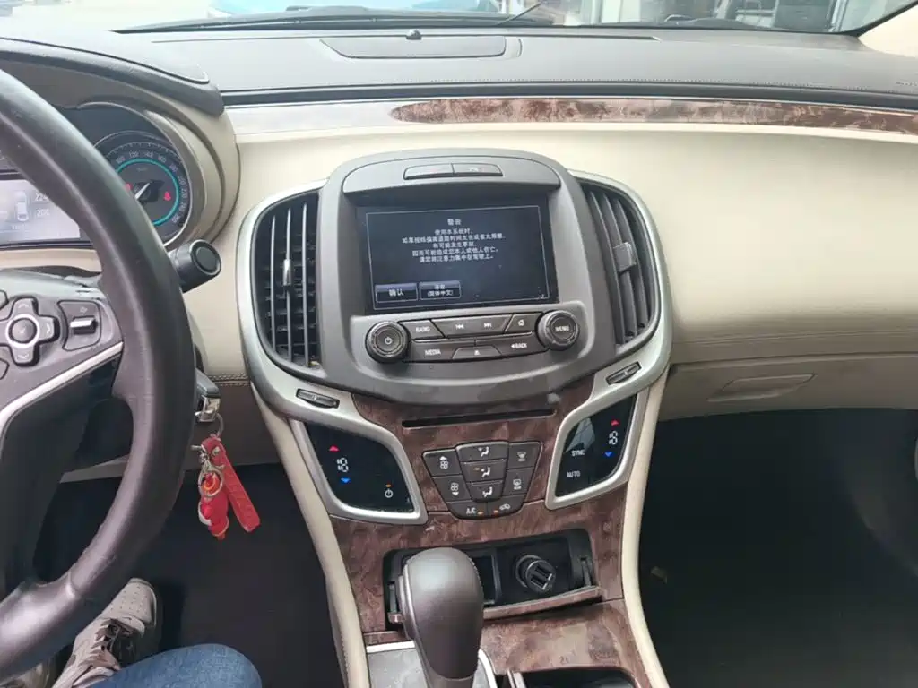 Buick LaCrosse — миниатюра 18