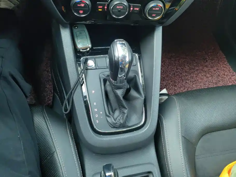 Volkswagen Sagitar — миниатюра 16