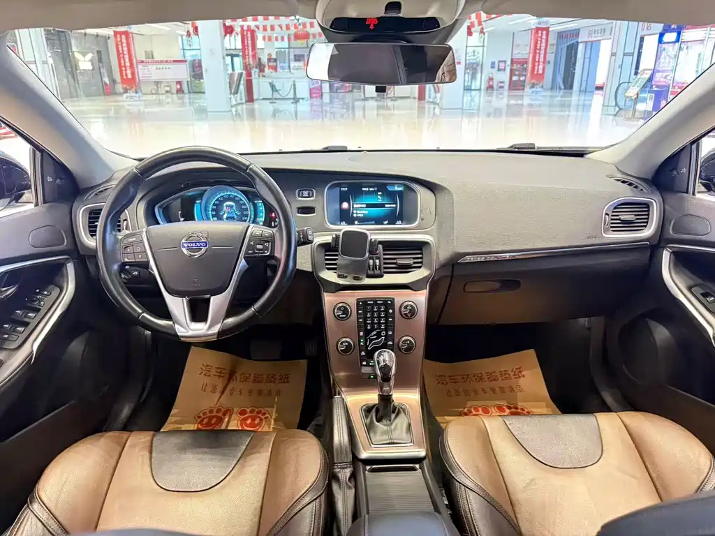 Volvo V40 — миниатюра 10