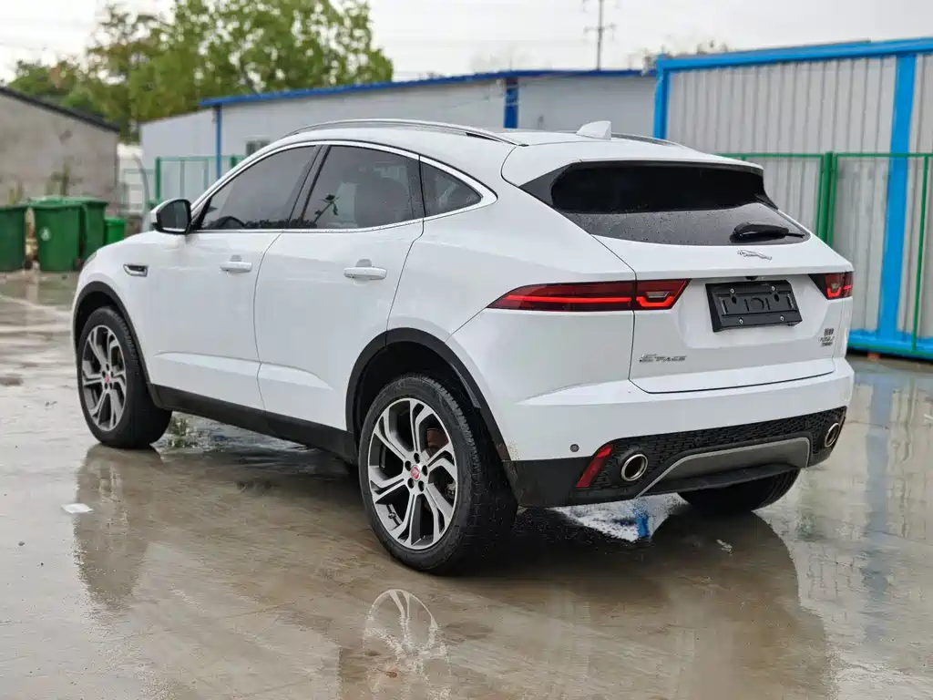Jaguar E-PACE — миниатюра 5