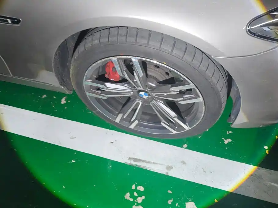 BMW 5 Series — миниатюра 6
