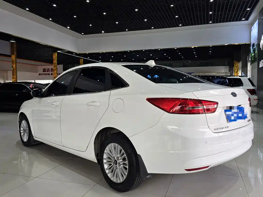 Ford Escort — миниатюра 11