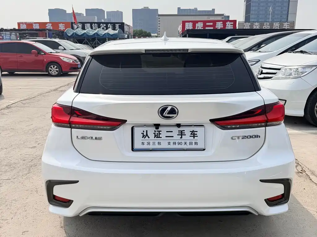 Lexus CT — миниатюра 5