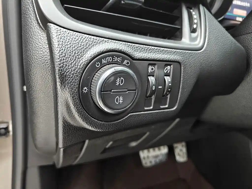 Buick Envision Plus — миниатюра 7