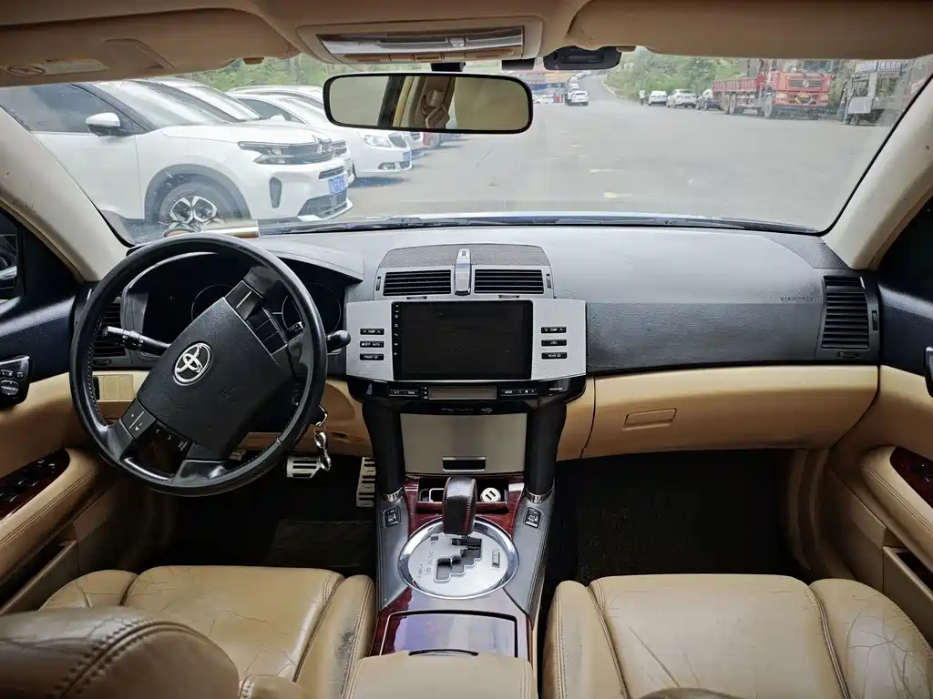 Toyota Reiz — миниатюра 5