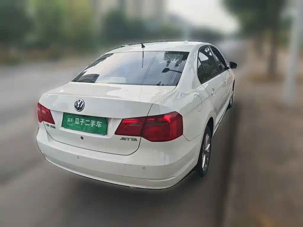 Volkswagen Jetta — миниатюра 4